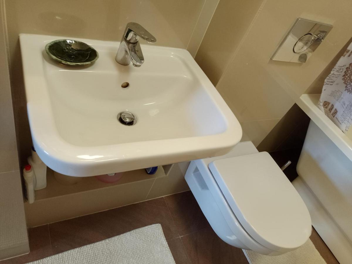Premium Class Apartment, Free Parking, Maximum 5 Guests, 2 Bedrooms, 3 Beds Riga Dış mekan fotoğraf